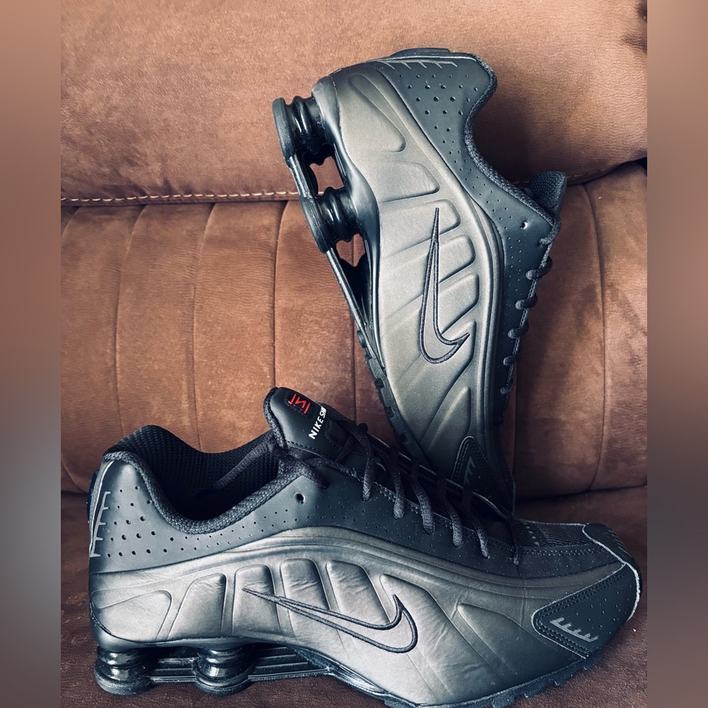 NIKE SHOX R4 2024 Black Men's Shoes